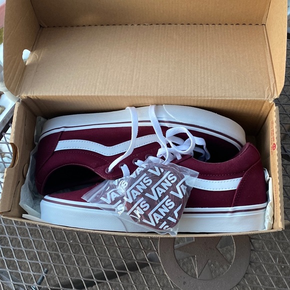 BRAND NEW Women's Vans Ward Burgundy size 9.0 Low Top Classic Sneaker Skate Shoe - Picture 4 of 14